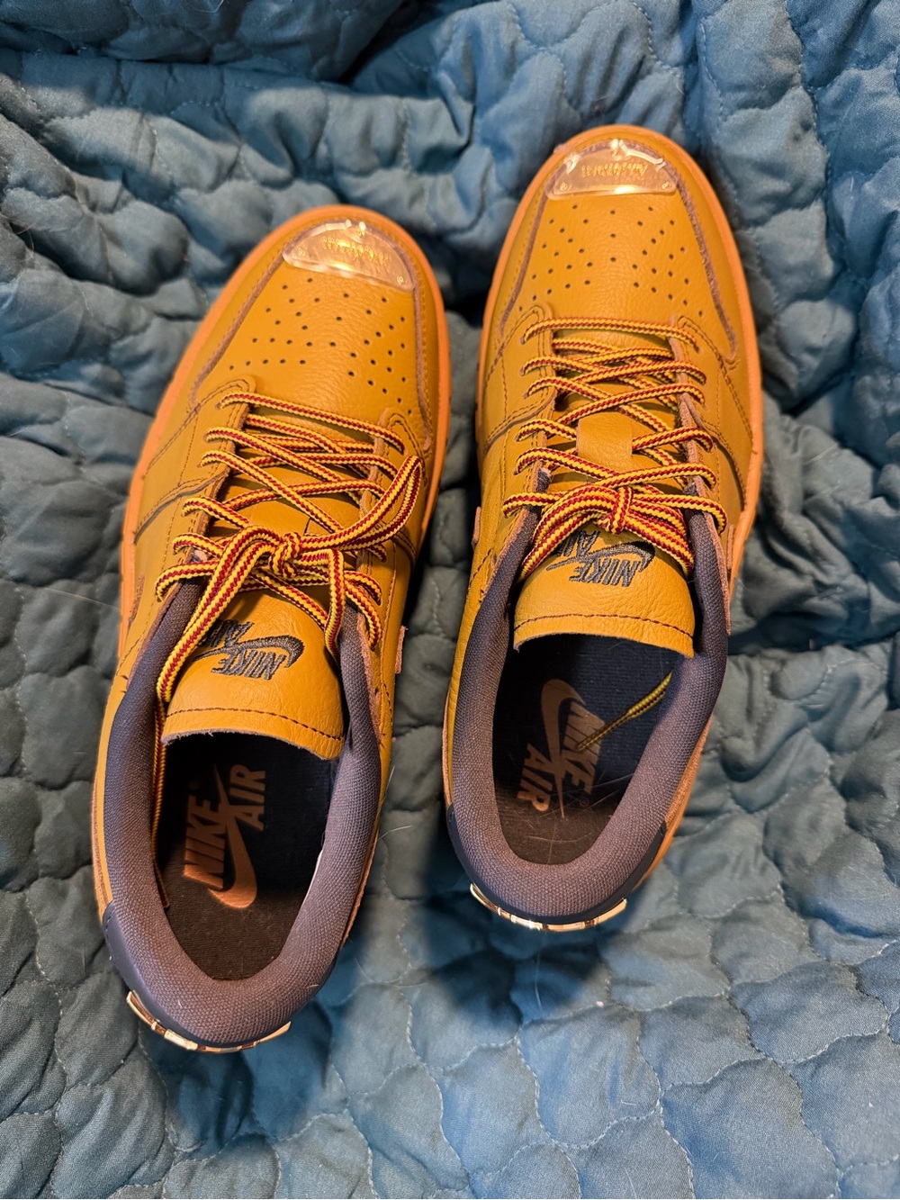 Nike Air Jordan One Brooklyn Low Sneakers - Picture 3 of 6